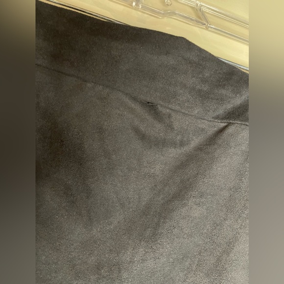 ⭐️ Dark charcoal gray/black mini skirt. NWOT Fashion Nova. Large. - Picture 7 of 8